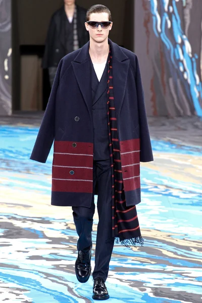 Look 1